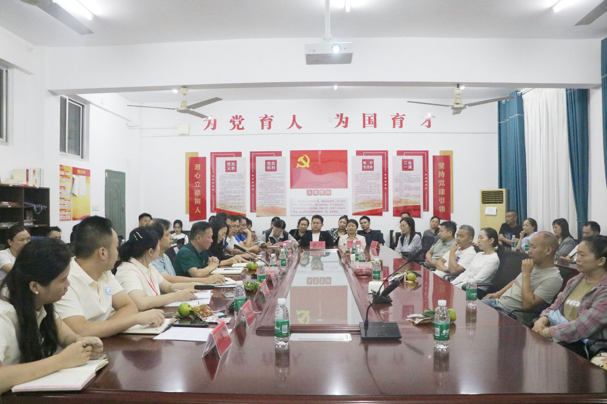 理学院2025级新生家长见面会顺利开展