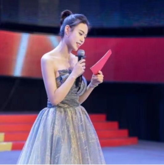 龙俊君  企业驻校教师